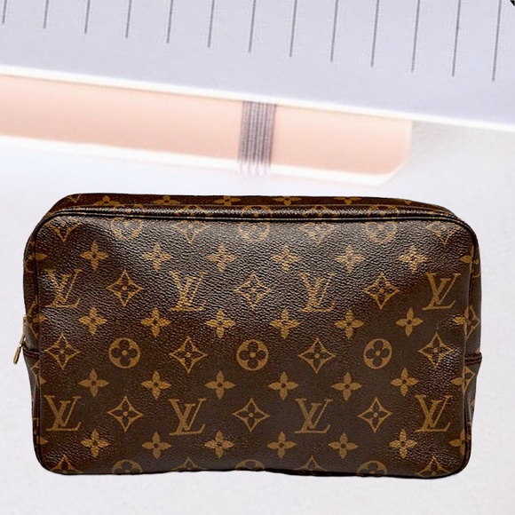 Louis Vuitton Handbags - Louis Vuitton Monogram Toilette Trousse 28 Cosmetic Pouch Make Up Case